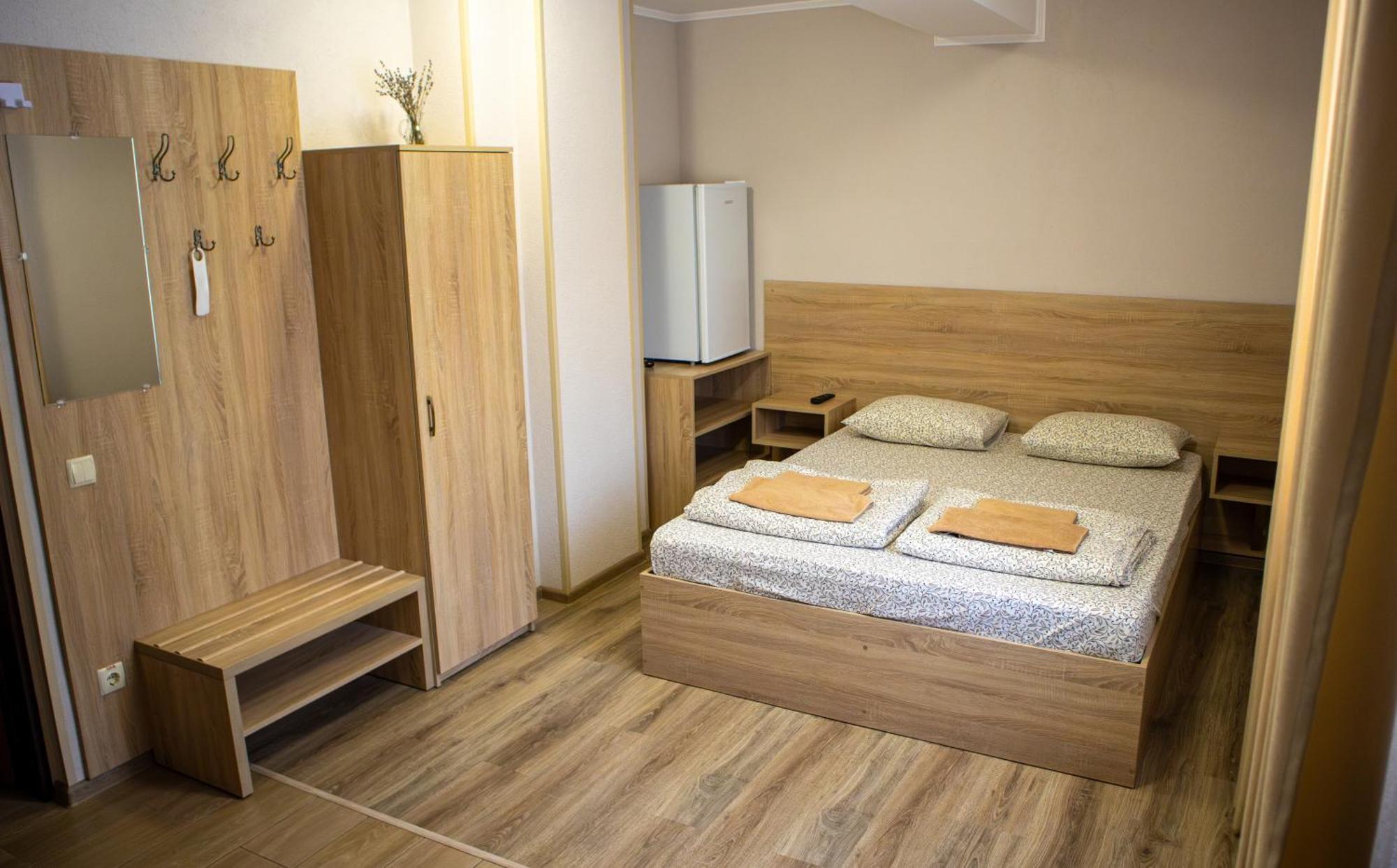 Hotel Каприз à Kamianets-Podilsky Extérieur photo