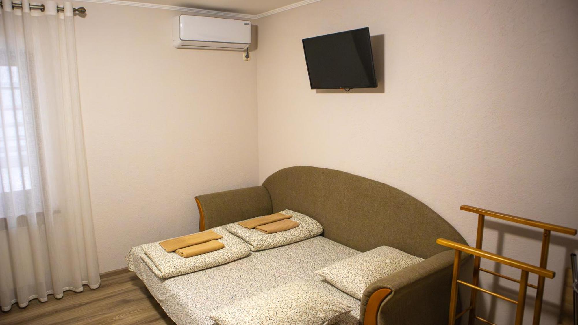 Hotel Каприз à Kamianets-Podilsky Extérieur photo