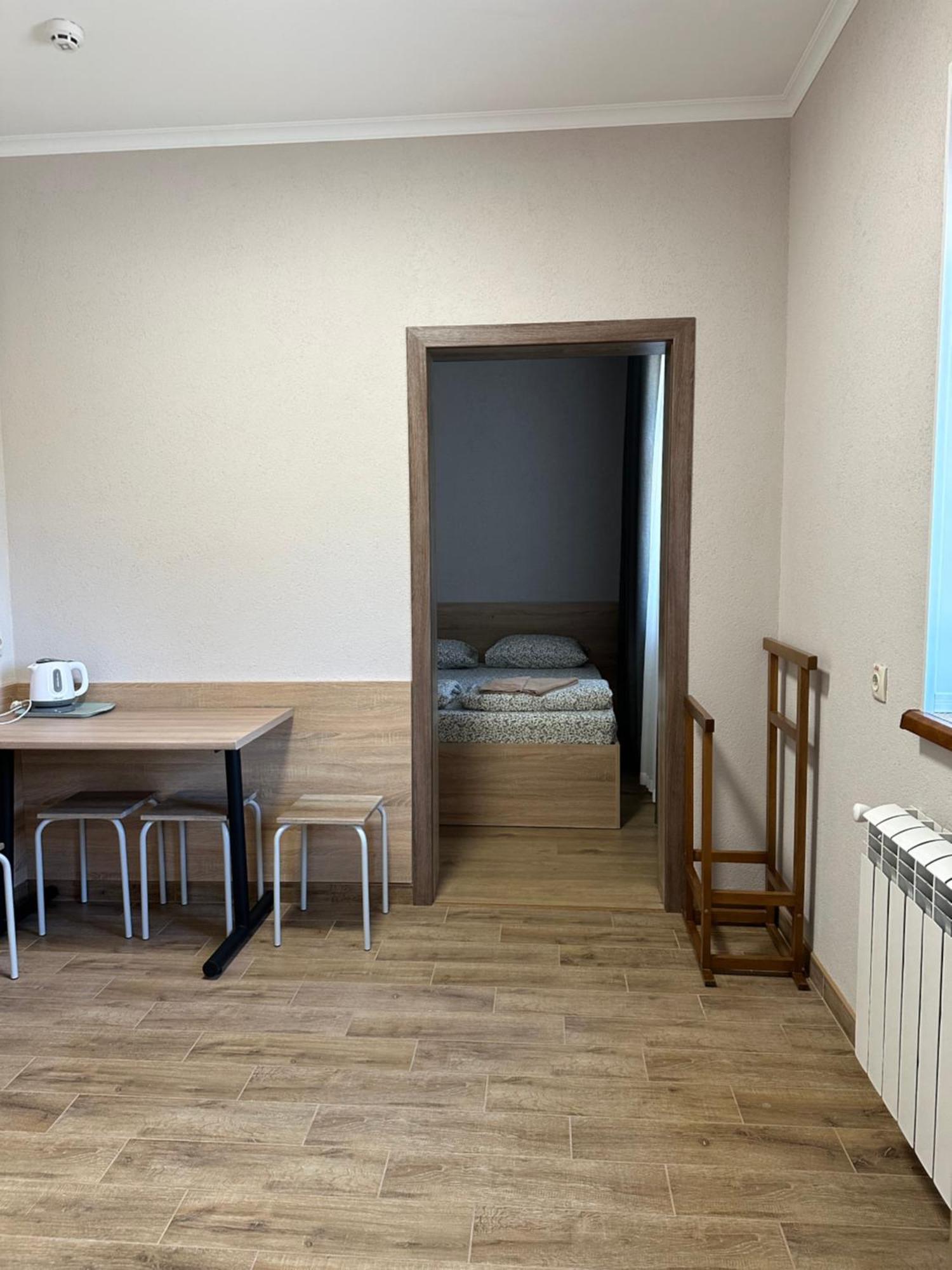 Hotel Каприз à Kamianets-Podilsky Extérieur photo
